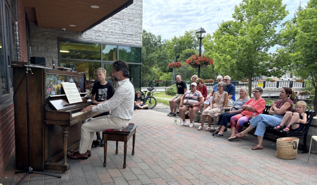 streetPiano.jpg