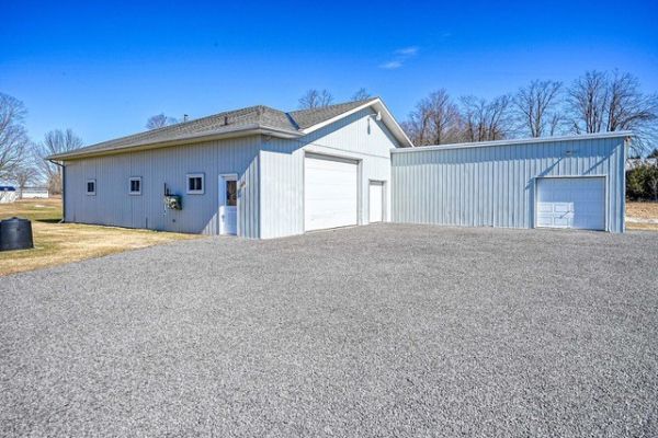 415 Johnston Rd